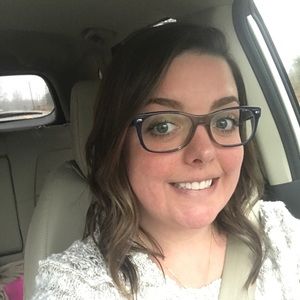 Meet your Posher, Caroline